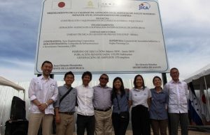 Autoridades japonesas y hondureñas colocan la primera piedra para la construcción de Policlínico