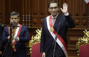 Martín Vizcarra asume la Presidencia de Perú