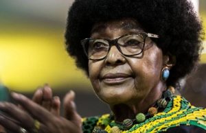 Muere Winnie Mandela, exesposa del expresidente sudafricano Nelson Mandela