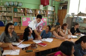 Voluntario de JICA capacita docentes hondureños