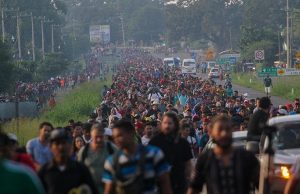 Migrantes hondureños preparan desde México la segunda jornada de viaje hacia EEUU