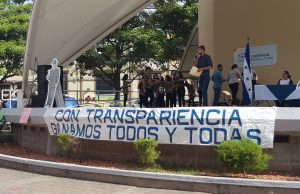 Jóvenes realizan campaña “Vacúnate contra la Corrupción”